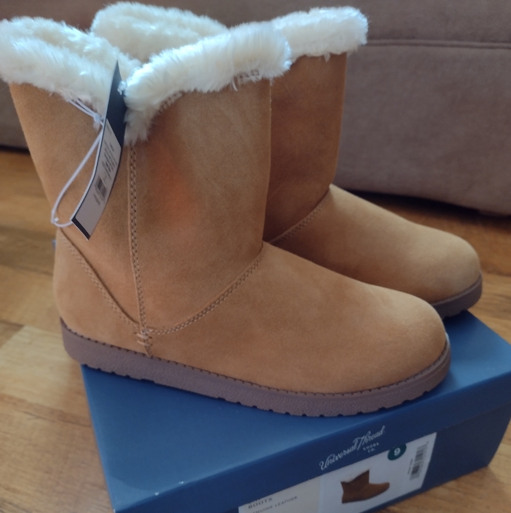 Women's Boots Size 9 Tan Leather Universal Thread New